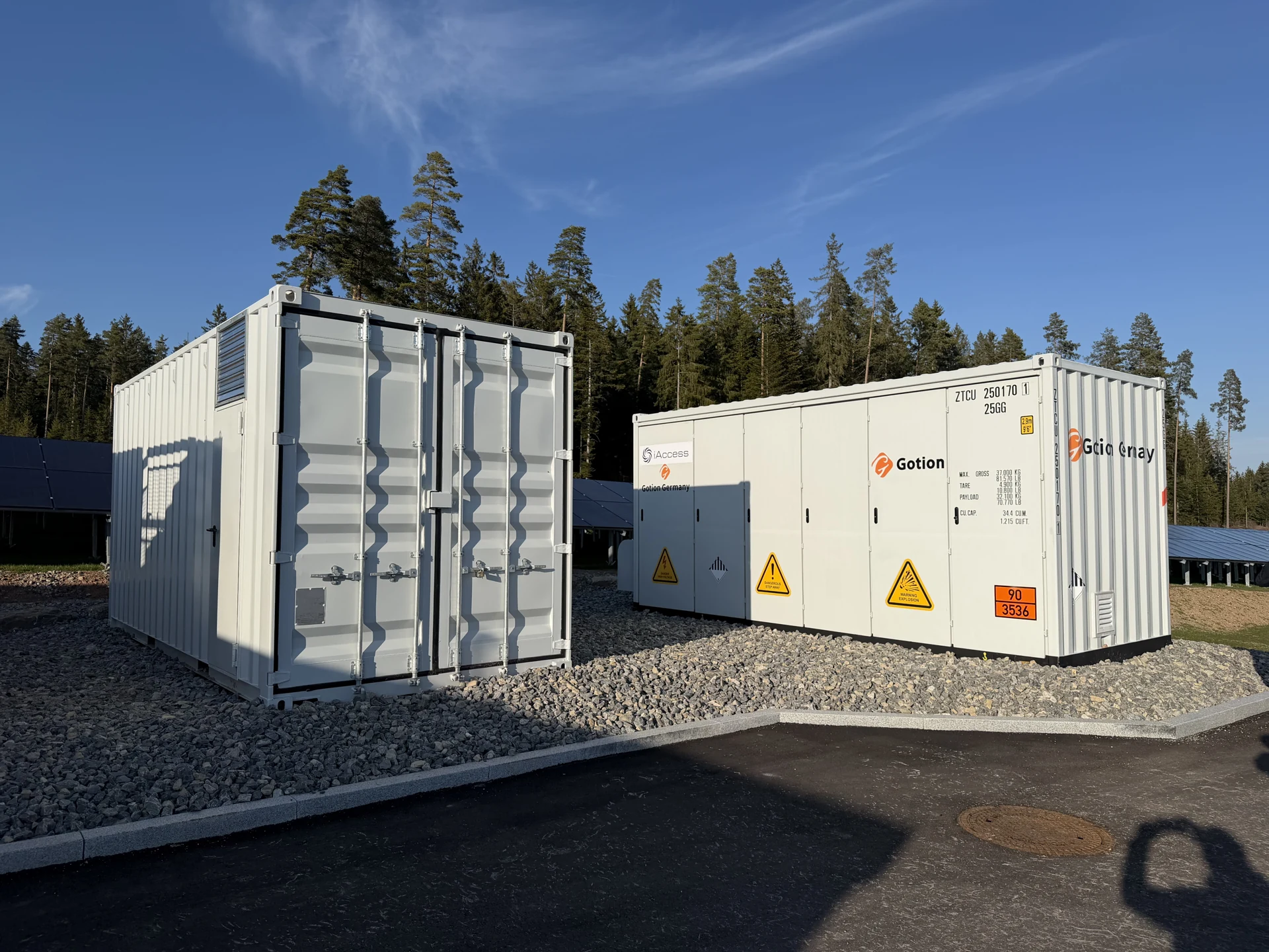 Battery storage containers at August Weckermann