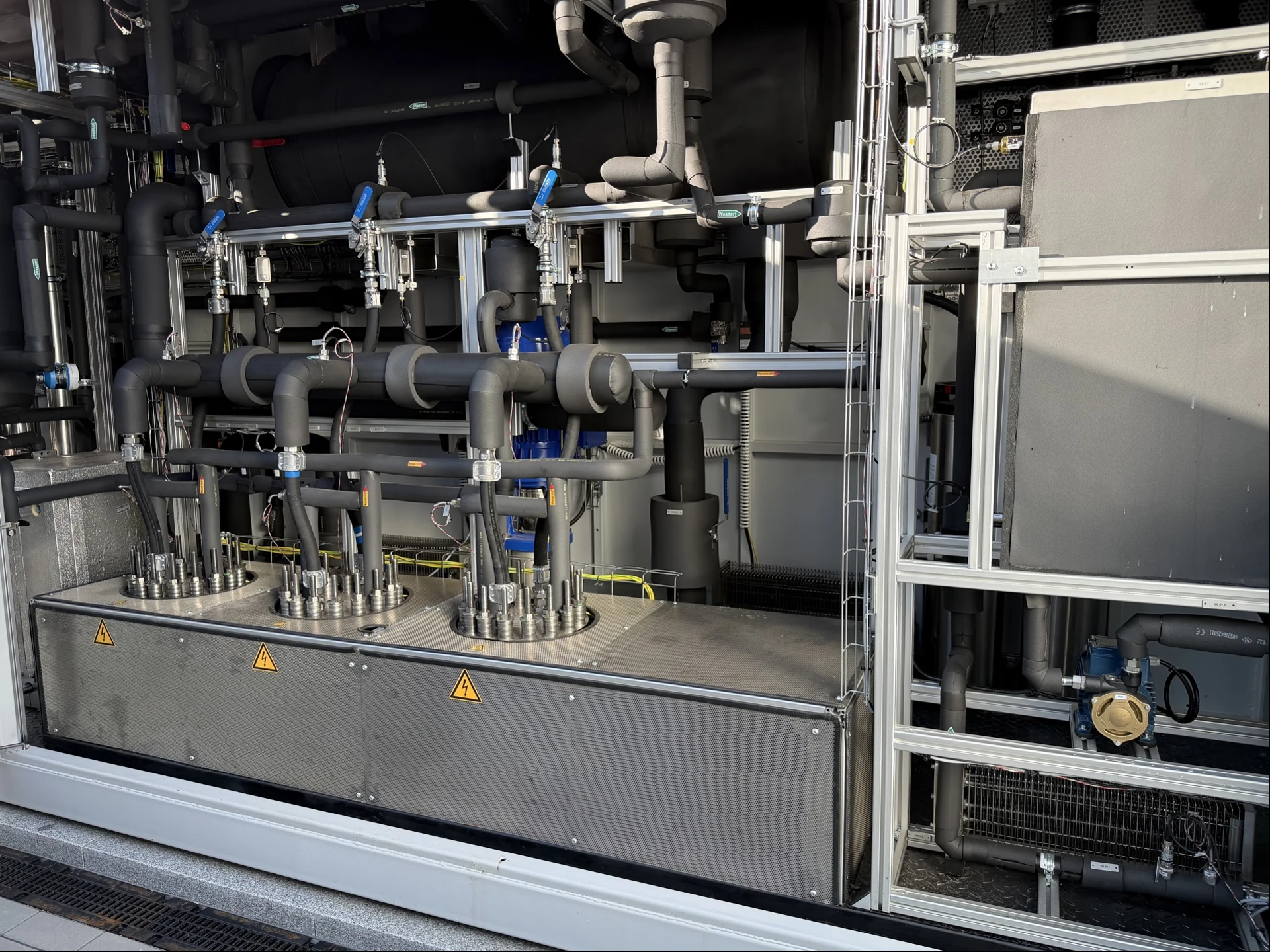 Equipment inside the electrolyser at August Weckermann